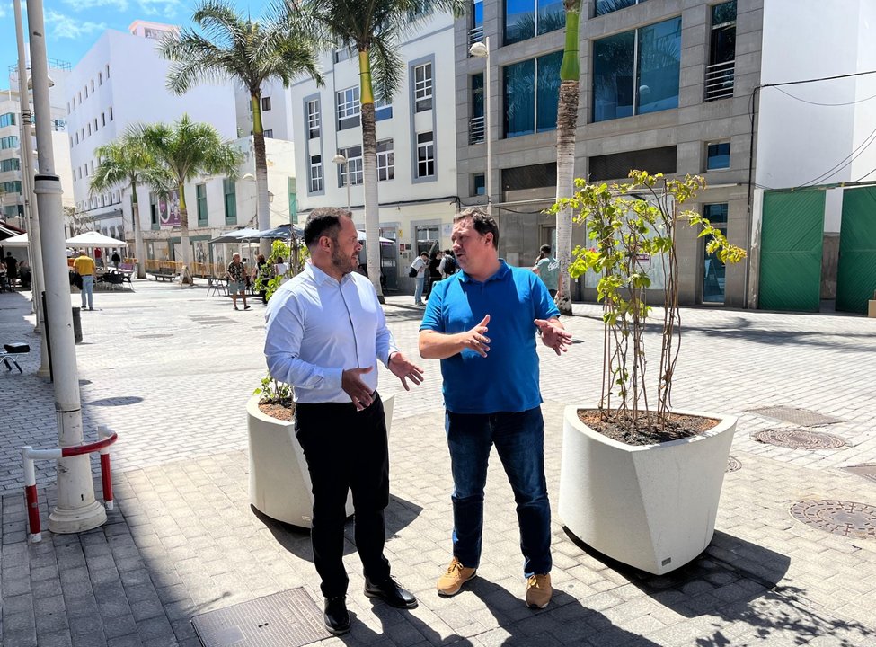 Yonathan de León y Óscar López en La Plazuela, que acogerá este sábado el cierre de la primera edición de Barrios de Parranda.