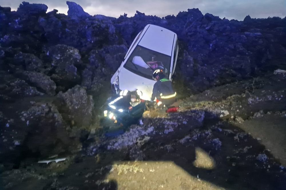 Los bomberos en el accidente