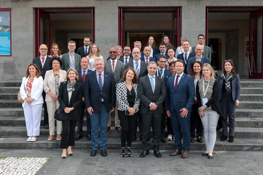 Algunos miembros de la Conferencia de las Regiones Periféricas y Marítimas (CRPM) en una reciente reunión en las Azores