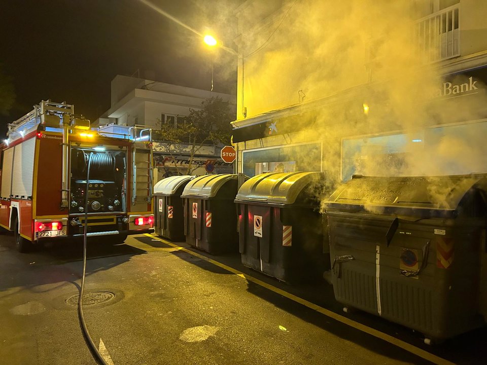 Incendio de contenedores en Titerroy.