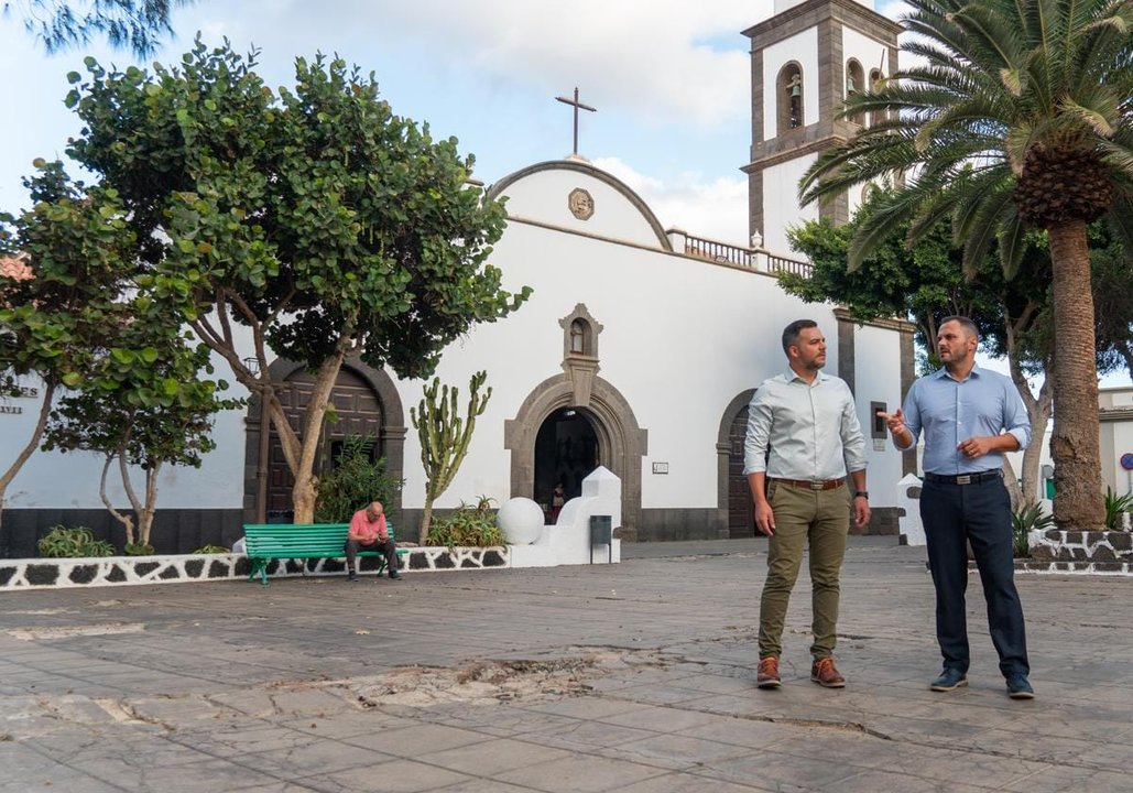 Plaza de Las Palmas, junto a la Iglesia de San Ginés.