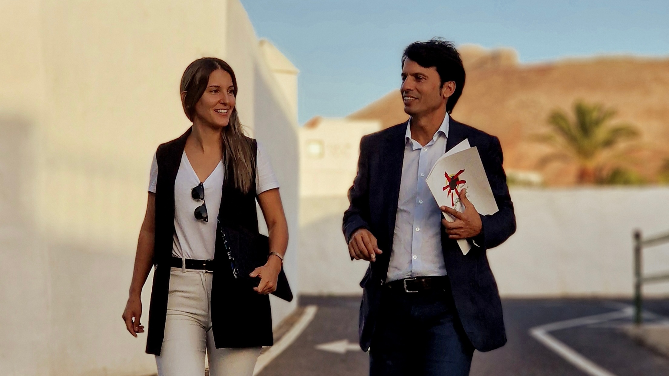 Jenifer Galán con Marcos Bergaz, PSOE Teguise.